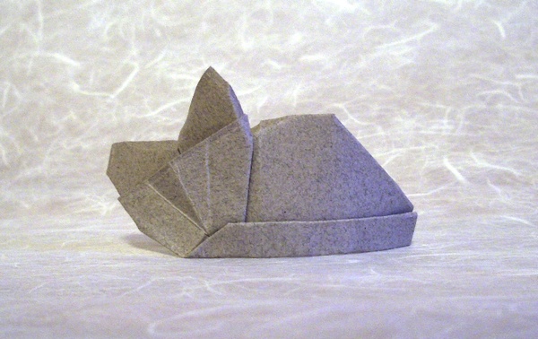 Origami Cat - sleeping by Valerie Vann. Folded from a square of art paper by Gilad Aharoni on giladorigami.com