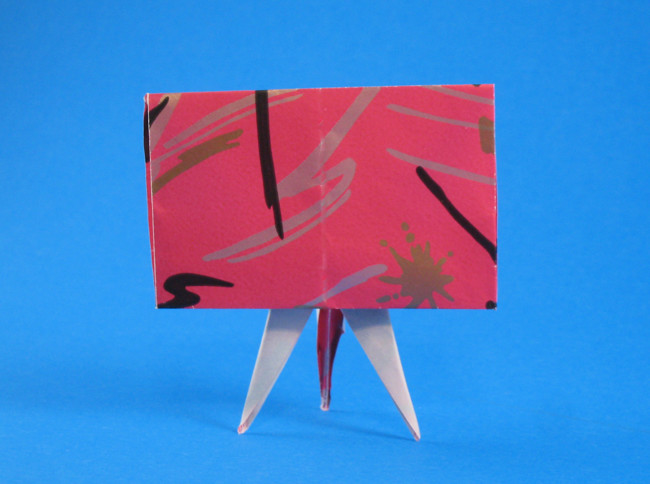 Origami Easel by Mark Bolitho folded by Gilad Aharoni