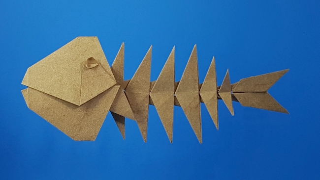 Origami Fish skeleton by Makoto Yamaguchi. Folded from 8 squares of Elephant-Hide by Gilad Aharoni on giladorigami.com