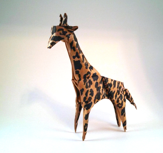 Origami Giraffe by Matsuno Yukihiko. Wet-folded from a square