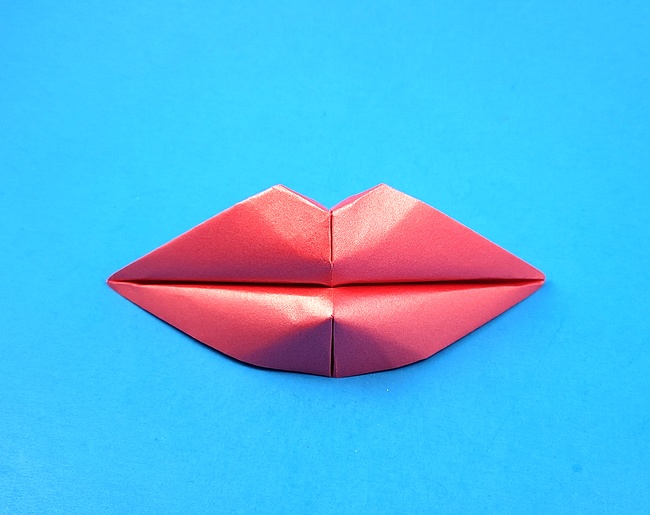 Origami Lips by Leyla Torres folded by Gilad Aharoni