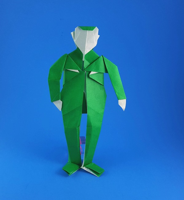Origami Walking man by David Brill. Folded by Gilad Aharoni on giladorigami.com