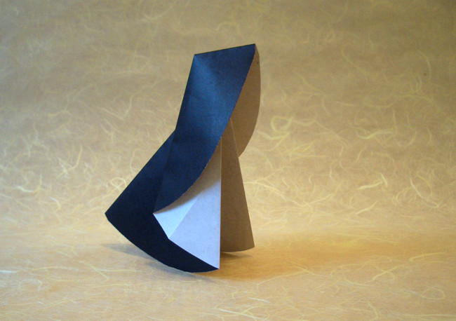 Origami Nun - rocking by Okada Utako. Folded from a circle of origami paper by Gilad Aharoni on giladorigami.com