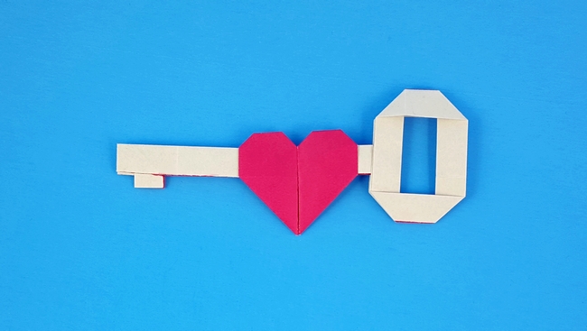 Origami The key to love by Francis Ow. Folded by Gilad Aharoni on giladorigami.com