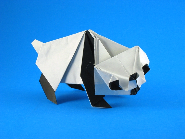 Origami Panda by Fuchimoto Muneji. Folded from a square of origami paper by Gilad Aharoni on giladorigami.com