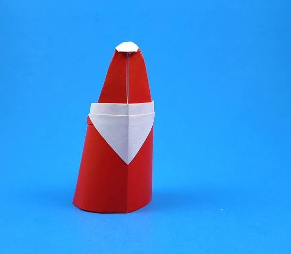 Origami Santa Claus by Sanja Srbljinovic Cucek. Folded from a square of origami paper by Gilad Aharoni on giladorigami.com