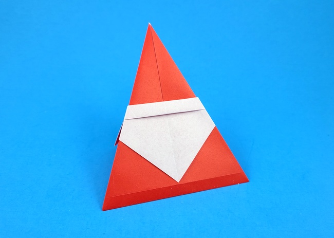 Origami Santa Claus by Willy Haarsma-v.d Bergh. Folded from a square of origami paper by Gilad Aharoni on giladorigami.com