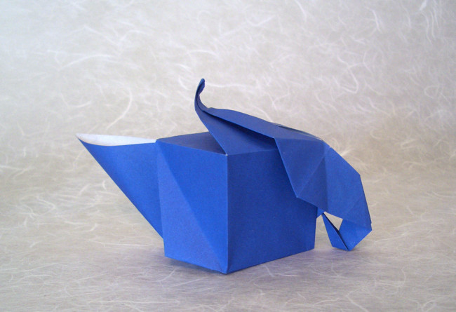 Origami Teapot by Sy Chen. Folded by Gilad Aharoni on giladorigami.com