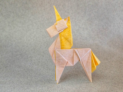 Origami Unicorn by Mathieu Gueros on giladorigami.com