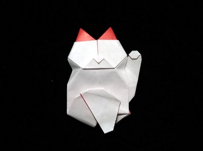 Origami Beckoning cat by Narita Mitsuaki on giladorigami.com