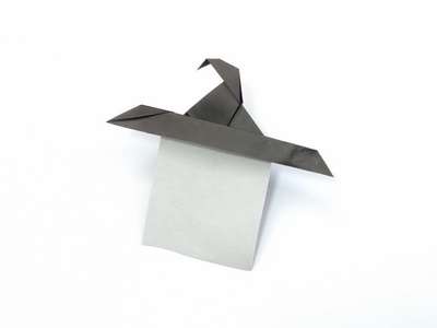 Origami Hanger with note by Aoyagi Shoko on giladorigami.com