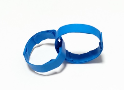 Origami Pair of rings by Kawamura Akira on giladorigami.com