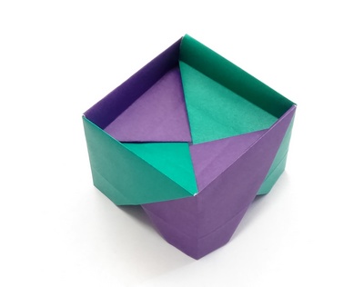 Origami Small dining table by Kawate Ayako on giladorigami.com