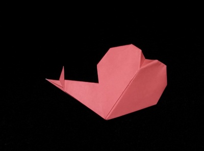 Origami Snail with heart-shaped shell by Aoyagi Shoko on giladorigami.com