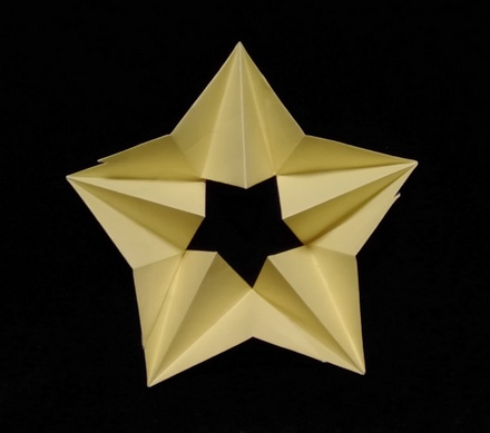 Origami Spacewalk 103 by Nakano Mitsue on giladorigami.com