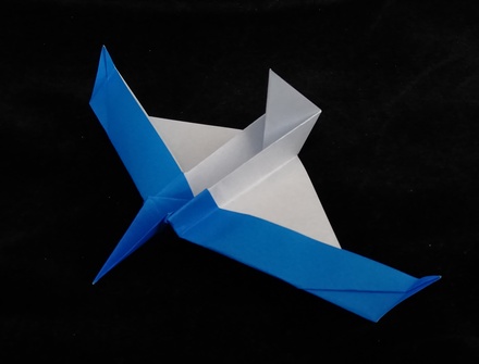 Origami Airplane by Kawanishi Osamu on giladorigami.com