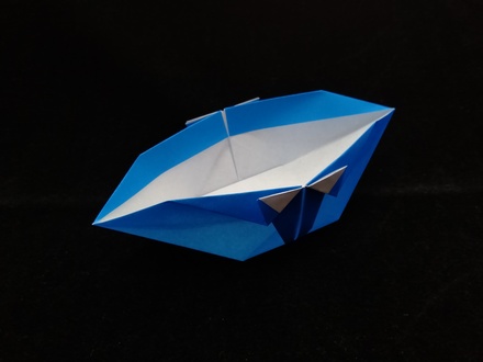 Origami Boat-shaped receptacle by Noriko Nagata on giladorigami.com