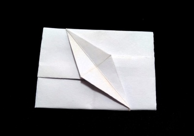 Origami Diamond letter by Jose Meeusen (Krooshoop) on giladorigami.com