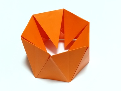 Origami Hexagonal antiprism by Miyuki Kawamura on giladorigami.com