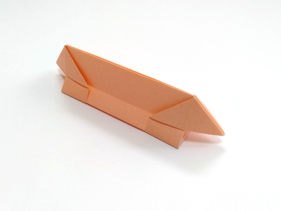 Origami House-shaped card holder by Asai Motoyuki on giladorigami.com