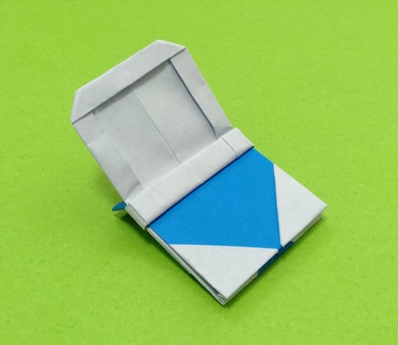 Origami Personal computer by Sanae Sakai on giladorigami.com