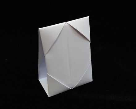 Origami Picture frame by Laura L. Kruskal on giladorigami.com