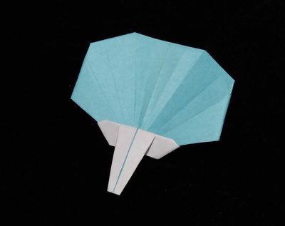 Origami Round paper fan by Futawatari Masako on giladorigami.com