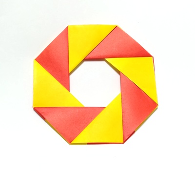 Origami Simple wreath by Wensdy Whitehead on giladorigami.com