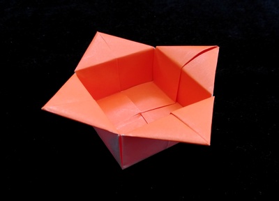 Origami Tetsunagi box by Kawate Ayako on giladorigami.com