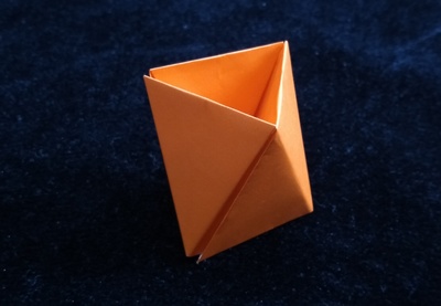Origami Triangular antiprism by Miyuki Kawamura on giladorigami.com