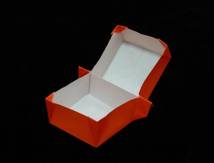 Origami Two Compartment Box by Beth Glogovcsan on giladorigami.com